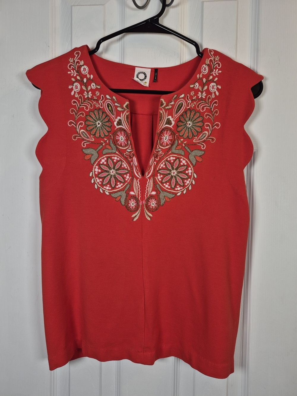 Anthropologie Akemi + Kin  Binah Embroidered Scalloped Red Orange Top XS